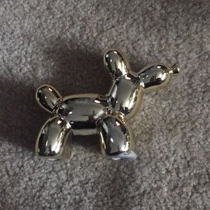 Silver and gold balloon dog figurines